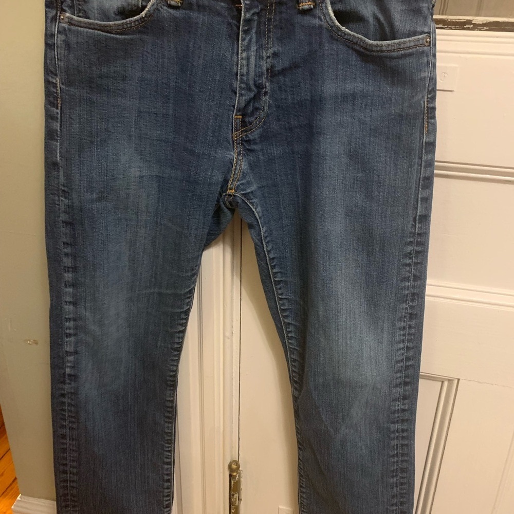 Levi's Blue Straight Jeans with Classic Style